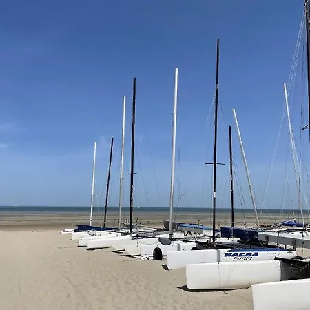 Apartment Moderne Aan Het In Oostduinkerke-bad